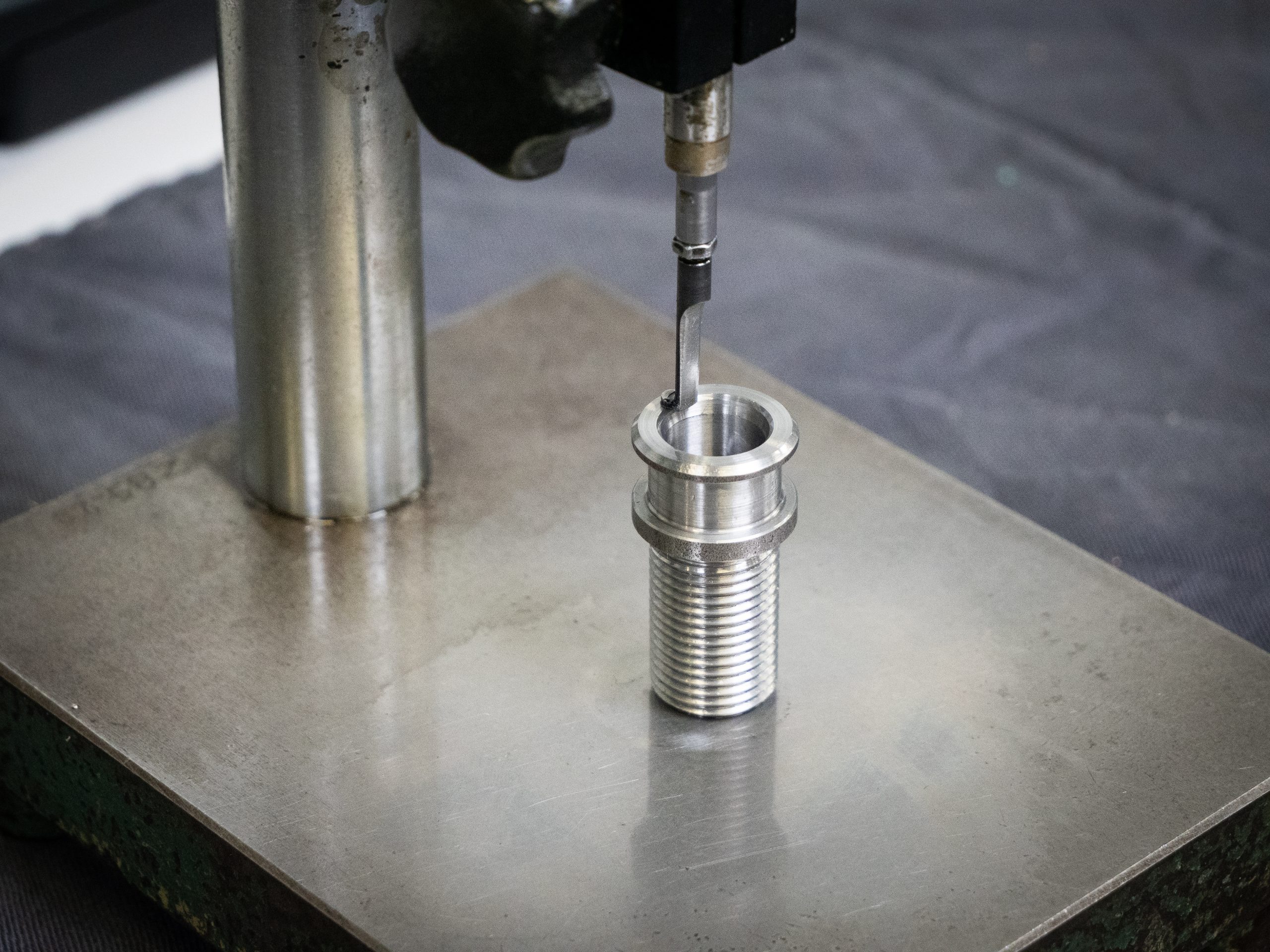 Contrôle d'une pièce dans un outil spécialisé