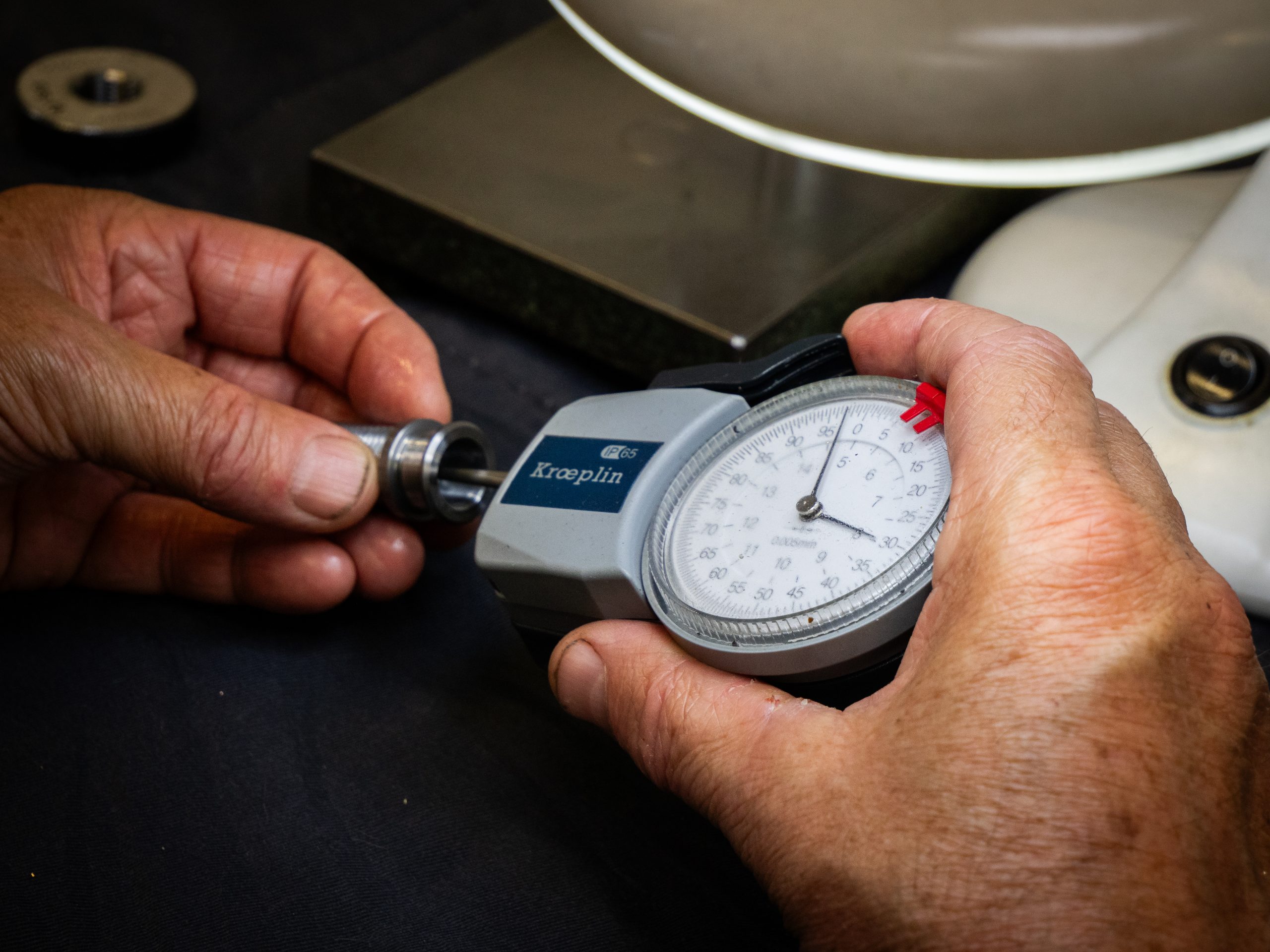Vérification d'une pièce par un outil Kroeplin IP65